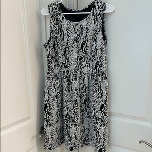 Apt 9 Elegant Black and White Sleeveless Dress